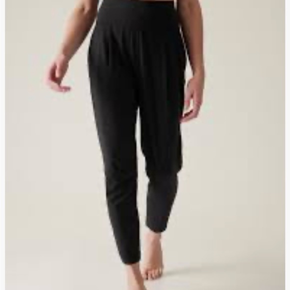 Athleta Pants - Athleta black jogger pants size XS. Elation pants.